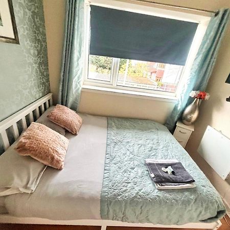 Doncaster - Boswell - Large Balcony Apartment - 2 Double Beds - 2 Bedrooms - Close To Town & Racecourse - Off Street Parking 2 Cars - Fast Wifi エクステリア 写真