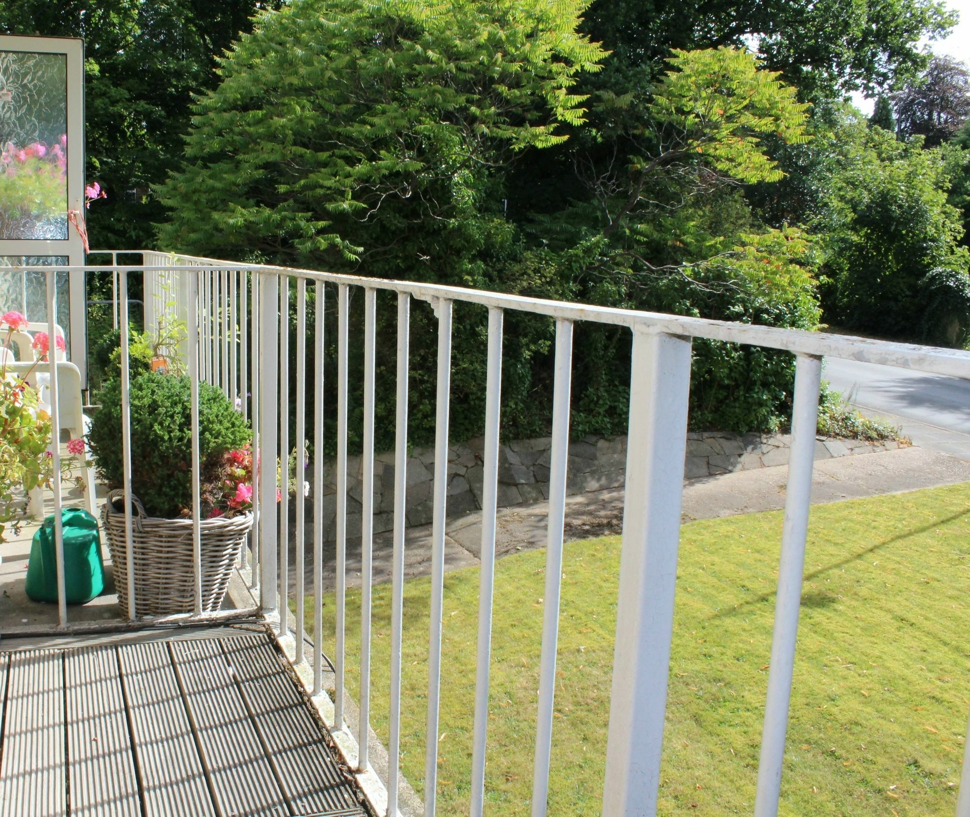 Doncaster - Boswell - Large Balcony Apartment - 2 Double Beds - 2 Bedrooms - Close To Town & Racecourse - Off Street Parking 2 Cars - Fast Wifi エクステリア 写真